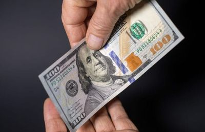 September Is Four Months From Christmas — Here’s What I’d Do With $100 Starting Now