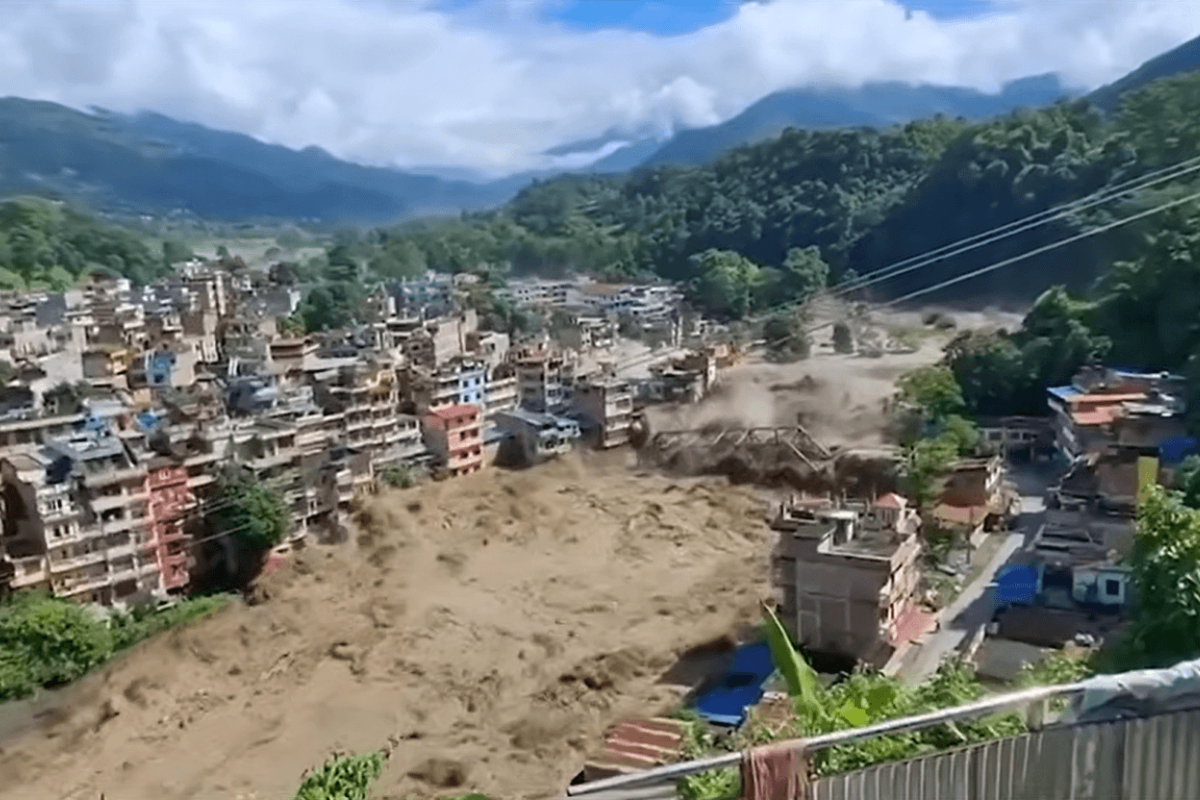 Nepal Flash Floods: Death Toll Exceeds 950, Over 650 Missing Nepal Flash Floods: Death Toll Exceeds 950, Over 650 Missing