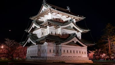 Renovations on a castle required it to be moved. Something 1800 people just achieved through an ancient process called hikiya