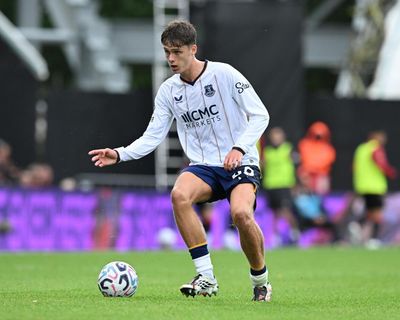 Transfer roundup: Moyes wants to keep Armstrong while Forest agree Muñoz deal