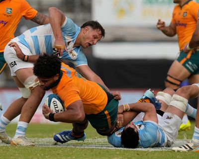 Wallabies defeat Argentina in thriller to maintain Les Kiss’s winning run