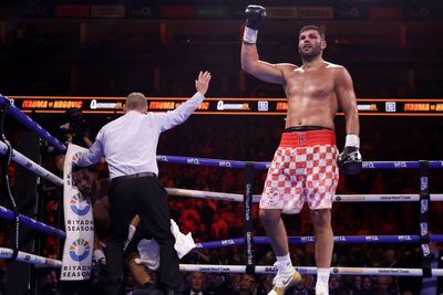 Moses Itauma taken to hospital after being stopped in heavyweight title fight