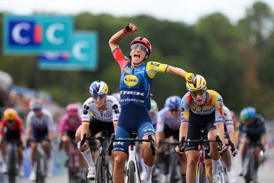Classic Lorient Agglomération: Elisa Balsamo overtakes three-time winner Mischa Bredewold to triumph in Plouay