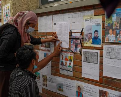 Families balance hope and despair in race to find survivors in Nepal as 42 Australians still missing