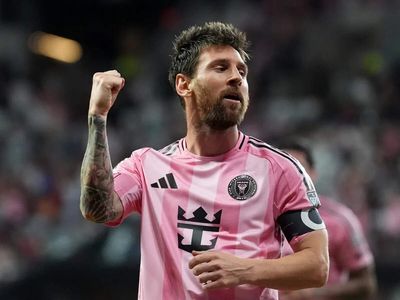 Lionel Messi scores 4 goals, adds assist to lead Inter Miami to 7-1 romp over Montreal