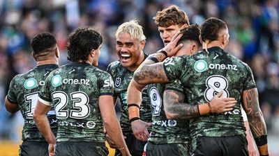 Cleary shines, prop sent off as Warriors beat Knights
