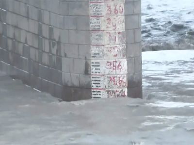 Narayani-Gandak swells as Nepal rains raise flood threat in UP