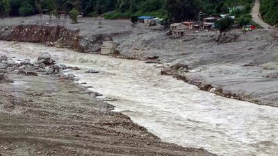 Nepal floods: Stranger ran past school screaming ‘Run, water’. It saved 370 kids, teachers