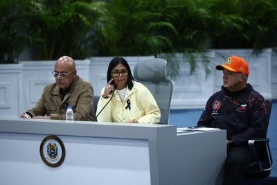 Harvard Economist Calls Venezuela Oil Deal "Shameful" as Rodríguez and Trump Contradict Each Other