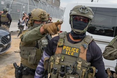 ICE Bans Agents From Wearing Hoodies and Jeans After Official Says Officer 'Looked Like a Kidnapper'