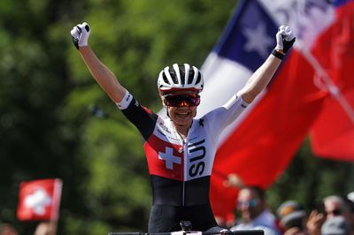 UCI Mountain Bike World Championships: Sina Frei takes solo win to claim elite women's Olympic cross-country world title