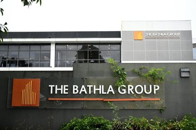Embattled Sydney property developer Bathla warns it could fold by the end of the week