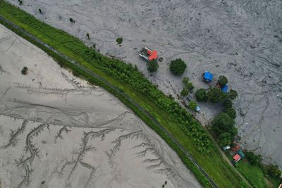 Rescue efforts intensify after Nepal-Tibet flooding as deaths climb past 900