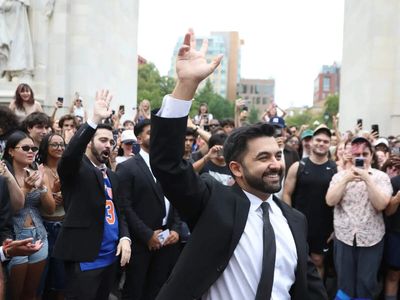 Zohran Mamdani look-alike contest draws crowds in New York, Knicks fan takes home $100