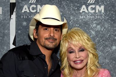 Brad Paisley performs heart-wrenching Dolly Parton duet alone after her death