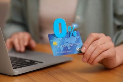 Should You Pay Off a 0% Credit Card Before the Promotional Rate Ends?