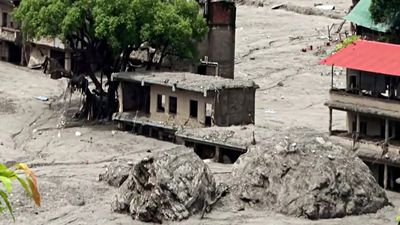 China punishes 10 for spreading ‘fake’ flood toll