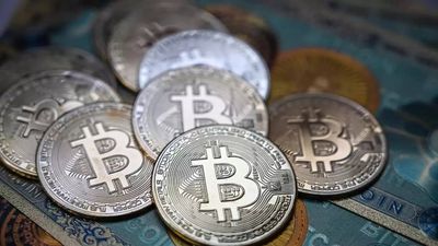Bitcoin holds near $79K as traders avoid aggressive profit booking. Here's what experts say
