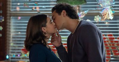 “Stuffed As A Society”: People Fear For The Future After Learning Intimate Act That Gen Z Is Rejecting