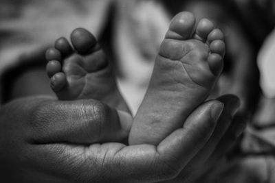 Lesbian Couple Sues Fertility Clinic After Receiving Black Donor's Sperm by Mistake, Sparking 'Racism' Backlash