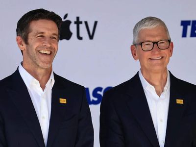 Tim Cook hands Apple to Ternus: bigger and richer, but catching up in AI race