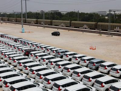 India’s passenger vehicle sales jump 35% to 4.5 lakh in August as Maruti, M&M drive growth