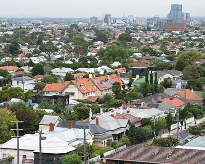 House prices could fall 10%, analysts predict, as fourth interest rate hike looms