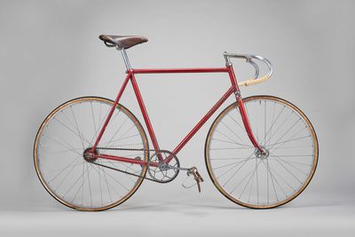 Built exclusively for top pros, this 1950s world title-winning pursuit bike was built by Raleigh's RP department