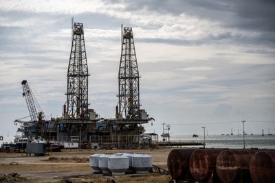 Is the US-Venezuela Oil Deal for 25 Years or 100? Here's What's Actually Been Signed