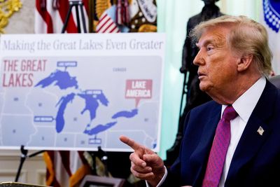 Apple becomes latest tech giant to cave to Trump over Lake Ontario name change