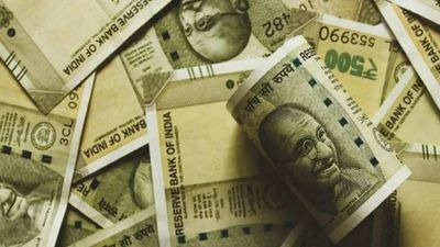 Rupee falls 2 paise to 94.97 against US dollar in early trade