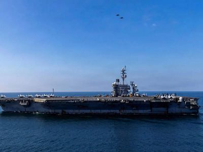 USS Abraham Lincoln arrives in Thailand after record 200-plus days at sea