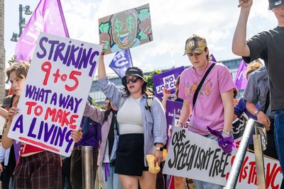 ‘We have had enough’: thousands of University of Sydney staff walk off the job over AI and job security
