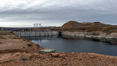In 1996, USGS released an 8-day Glen Canyon flood at 1,275 cubic metres per second to track sediment; 120 cross sections measured how the flood changed the Colorado River channel