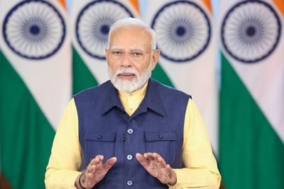 Putin Looks at Floor and Taps His Feet as Modi Tells Him to End 'Endless War' in Ukraine