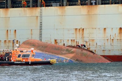Tugboat sinks off South Korea's southern coast, leaving 1 dead and 6 missing