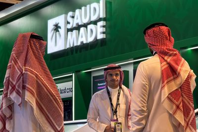 Saudi fires up Gulf AI race with $15bn tech deals at LEAP