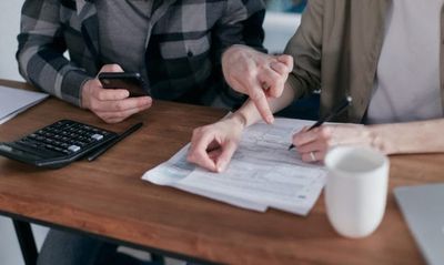 7 Money Conversations Couples Should Have Before The Holiday Season