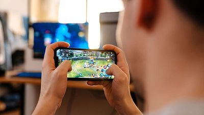 Back or elbow pain? You might be gaming too much on your phone
