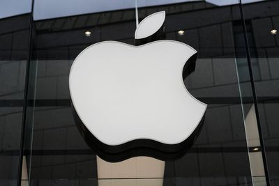 Apple changes Lake Ontario name to 'Lake America' for US users of its Maps, following Trump's order