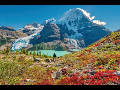 This 590-mile Canadian train journey takes you through mountains, canyons and some of North America’s most spectacular scenery
