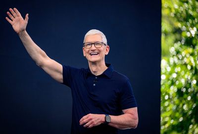 As Apple gets a new CEO in John Ternus, Tim Cook shares the 4 a.m. morning ritual he stuck by for 15 years in the top job