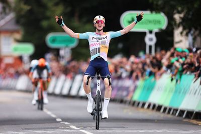 Tour of Britain Men: Lewis Askey powers up Michaelgate cobbled climb to win Classics-style opening stage in Lincoln