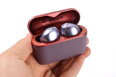 Sennheiser MOMENTUM True Wireless 5 Hands-On Review: A New Chapter for Sennheiser's Flagship Earbuds