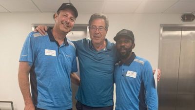 Two Amazon delivery drivers carried an 85-year-old Kentucky woman’s printer inside; minutes later she stopped breathing and they performed CPR that helped save her life