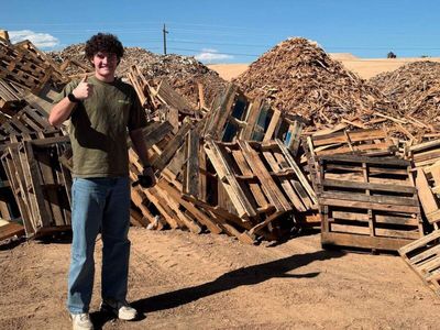 16-year-old boy who collected junk got the idea for his own business after seeing his boss carrying a lot of cash, now his company makes Rs 14,00,000 a month