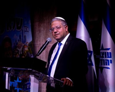 Ben-Gvir posts Palestinians on conveyor belts to detention camps. The world is silent