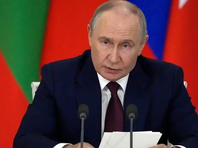 Vladimir Putin cites chance of peace deal, Ukraine sees 'new dynamic'
