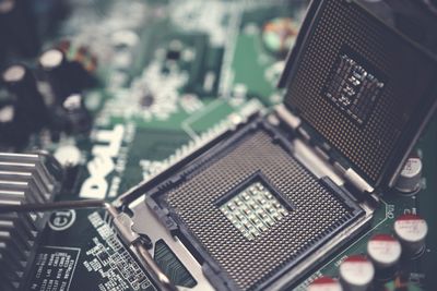 Dell Stock Skyrockets After Q2 EPS Surges 200%, AI Server Business Secures $60.9B in Orders