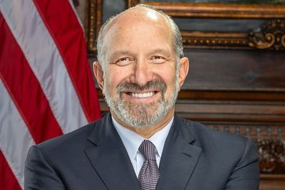 US Commerce Secretary Howard Lutnick Claims Data Centres 'Don't Use Water' Despite 66 Billion Litres Consumed in 2023